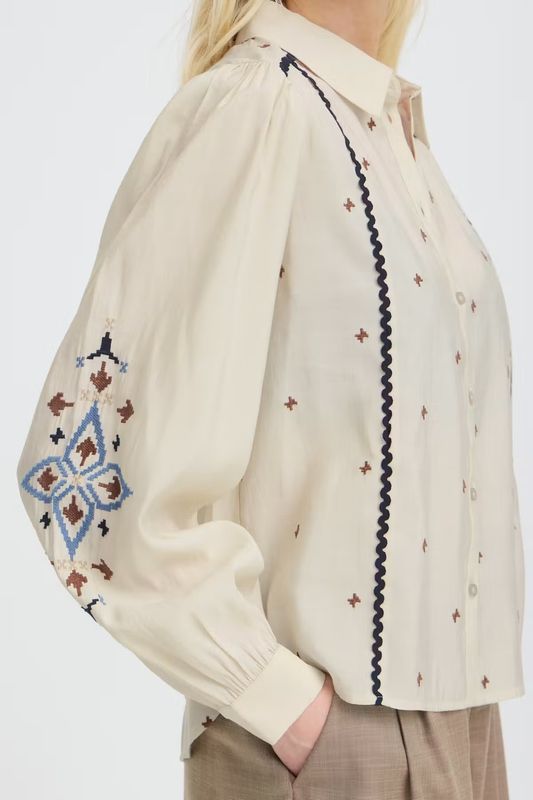 BYirisa skjorte, offwhite m/broderier