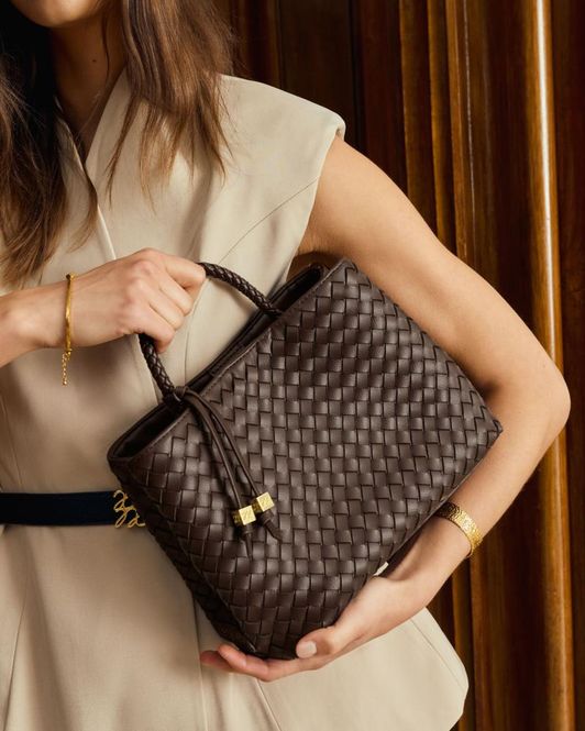 Hovedbilde NOVA Hand Woven Top Handle Bag, Bitter Chocolate